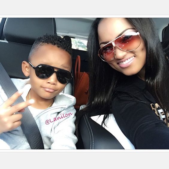 PIX MMD HISPANIC MOM WITH SON